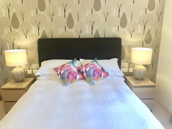 Design Tek Büyük Yataklı Oda, Banyolu/Duşlu