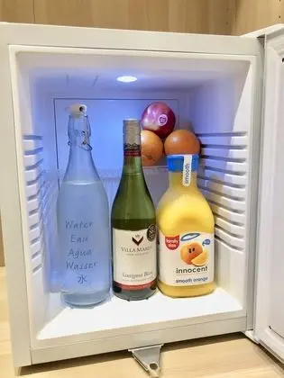 Design Tek Büyük Yataklı Oda, Banyolu/Duşlu