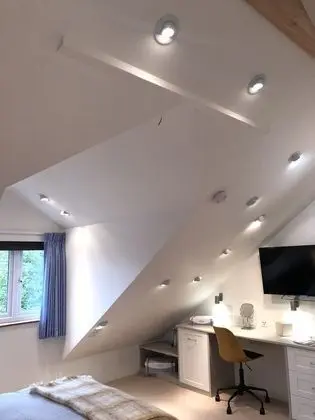 Luxury Tek Büyük Yataklı Oda, Banyolu/Duşlu