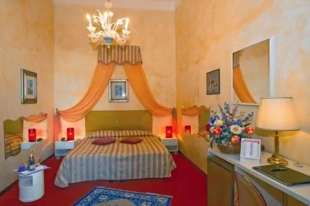 Tek Büyük Yataklı Oda