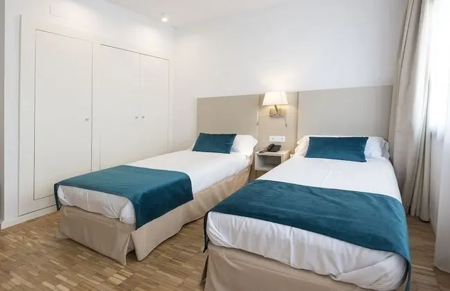 Deluxe Üç Kişilik Oda