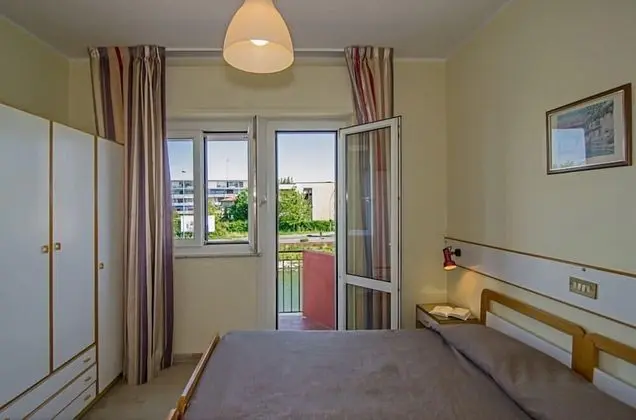 Tek Büyük Yataklı Oda, Balkon