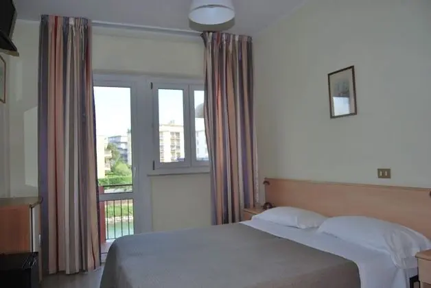 Tek Büyük Yataklı Oda, Balkon