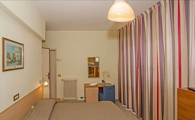 Tek Büyük Yataklı Oda, Balkon