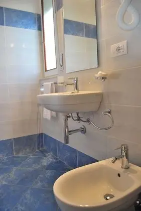 Üç Kişilik Oda, Balkon