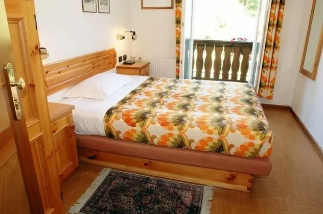 Classic Tek Büyük Yataklı Oda