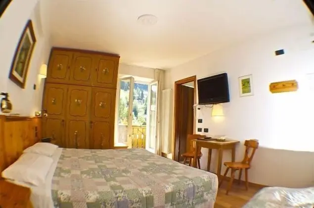 Classic Tek Büyük Yataklı Oda