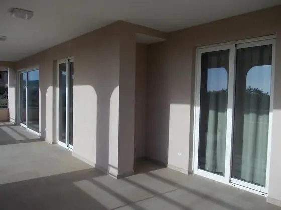 Standard Tek Büyük veya İki Ayrı Yataklı Oda, Balkon, Havuz Manzaralı