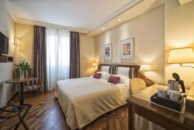 Standard Tek Büyük Yataklı Oda