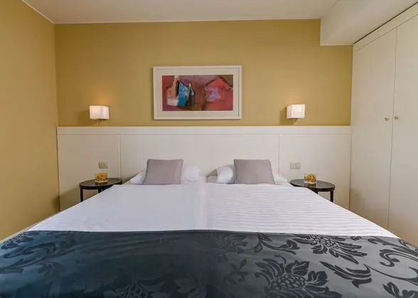 Standard double room, pool view