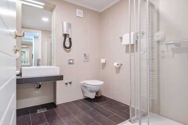 Standard double room, pool view