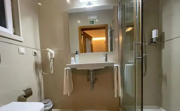 Superior Tek Büyük Yataklı Oda