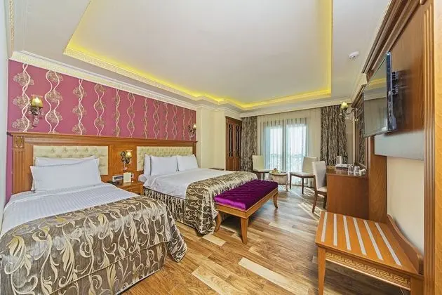 Deluxe Üç Kişilik Oda