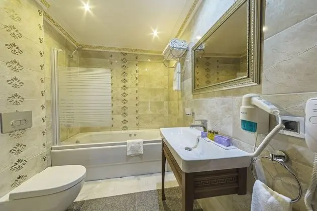 Deluxe Üç Kişilik Oda