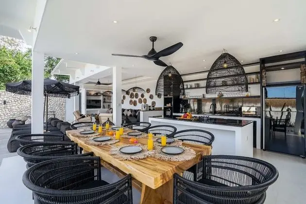 Basic Villa, Birden Çok Yatak
