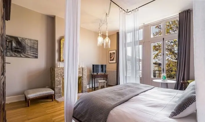 Tek Büyük Yataklı Oda (Chambre Baroque)
