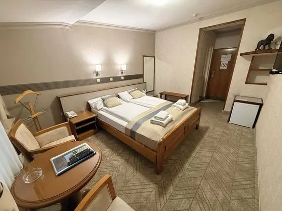 Standard Tek Büyük veya İki Ayrı Yataklı Oda