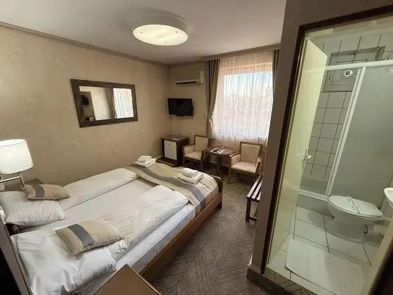 Standard Tek Büyük veya İki Ayrı Yataklı Oda