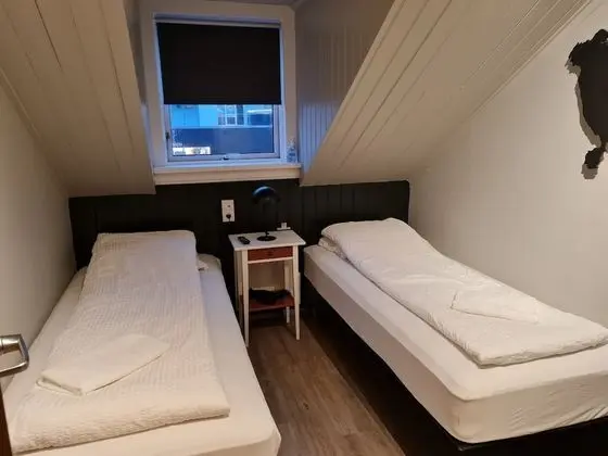 İki Ayrı Yataklı Oda, Ortak Banyo (Small)