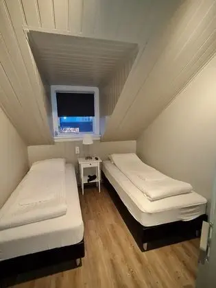 İki Ayrı Yataklı Oda, Ortak Banyo (Small)