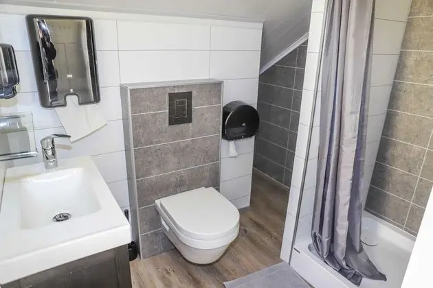 İki Ayrı Yataklı Oda, Ortak Banyo (Small)