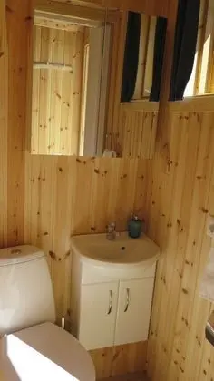 Tek Büyük Yataklı Oda (Private WC, shared shower)