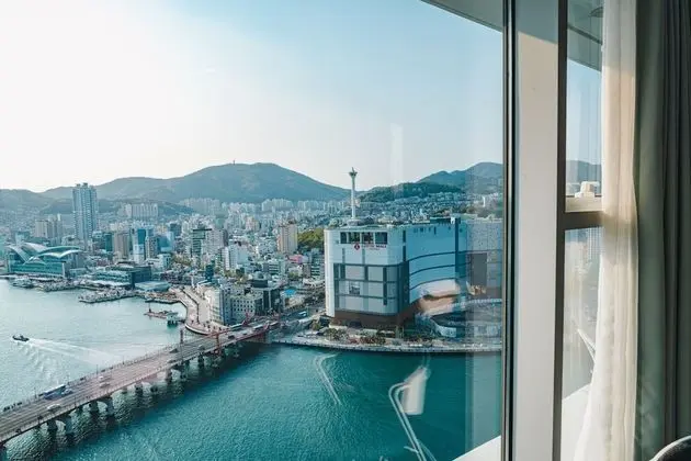 Deluxe Tek Büyük Yataklı Oda, Kısmi Deniz Manzarası