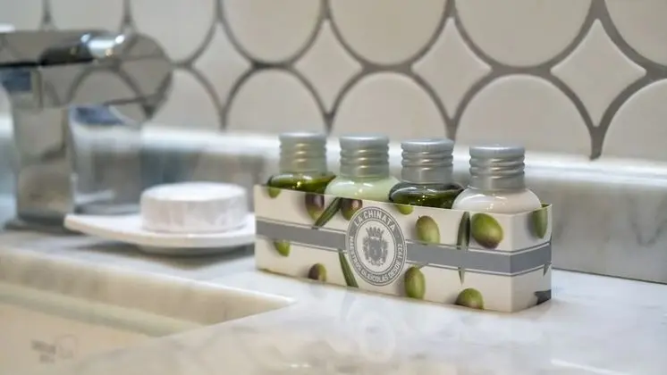 Deluxe Tek Büyük Yataklı Oda, Kısmi Deniz Manzarası