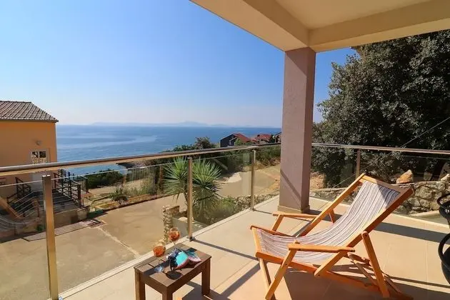 Villa (Five Bedroom Villa with Pool and Sea )