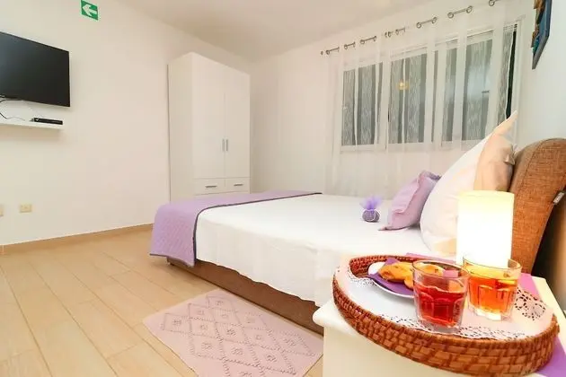 Villa (Five Bedroom Villa with Pool and Sea )