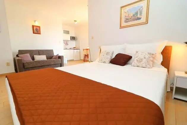 Villa (Five Bedroom Villa with Pool and Sea )