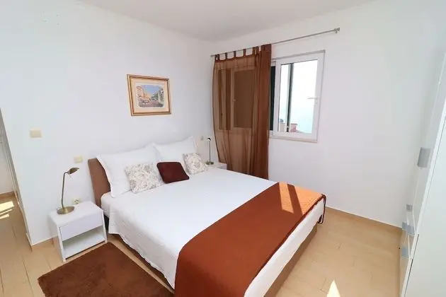 Villa (Five Bedroom Villa with Pool and Sea )