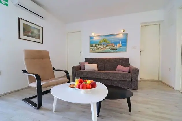 Villa (Five Bedroom Villa with Pool and Sea )