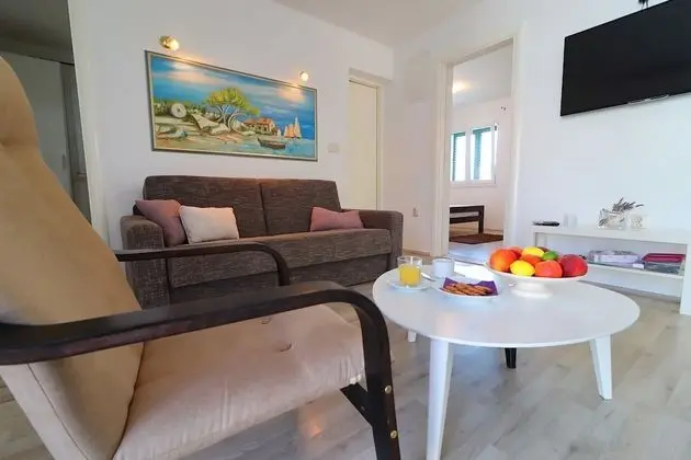 Villa (Five Bedroom Villa with Pool and Sea )