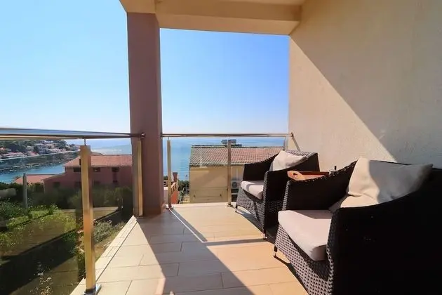 Villa (Five Bedroom Villa with Pool and Sea )