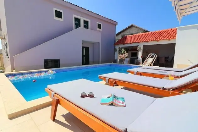 Villa (Five Bedroom Villa with Pool and Sea )