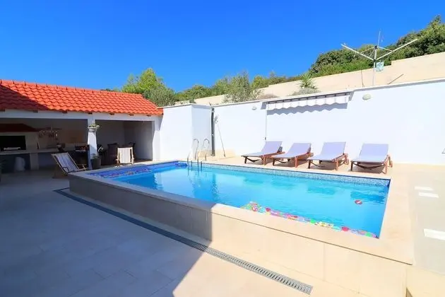 Villa (Five Bedroom Villa with Pool and Sea )