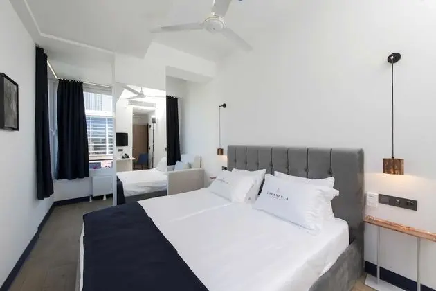 Premium Tek Büyük Yataklı Oda