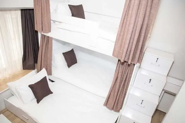 Bunk Bed in Mixed Dormitory İptal Edilemez Oda