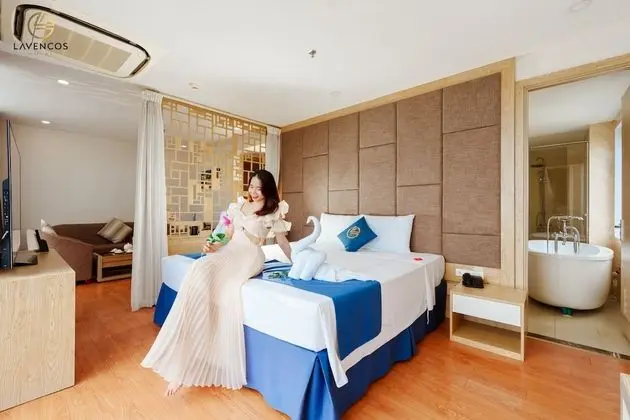 Luxury Oda