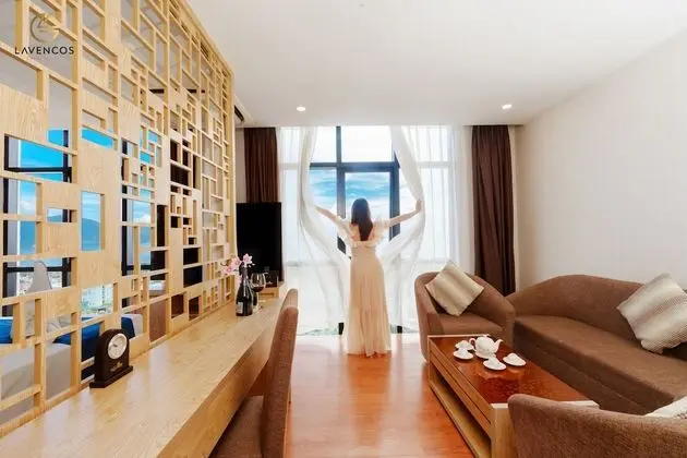 Luxury Oda