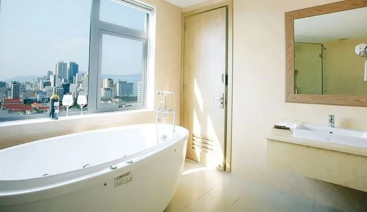 Luxury Oda