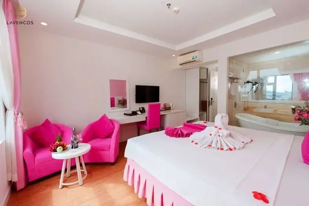 Romantic Tek Büyük Yataklı Oda