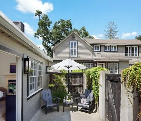 Courtyard King + Patio