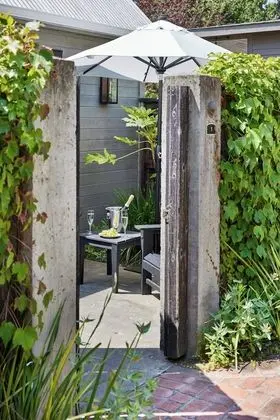 Courtyard King + Patio