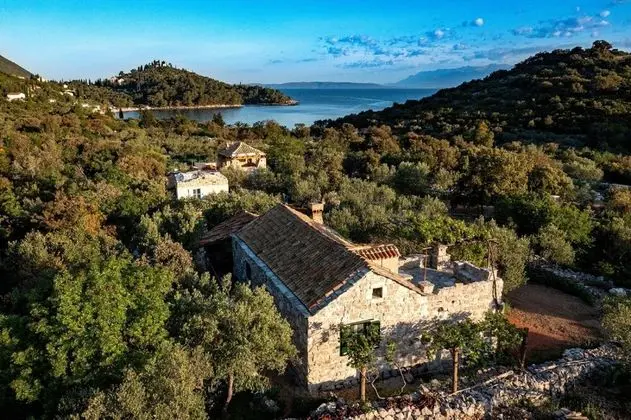 Kır Evi (Two Bedroom House with Terrace)