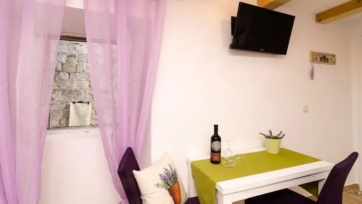 Stüdyo, Zemin Kat