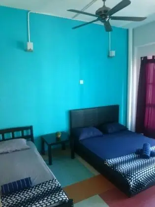 Üç Kişilik Oda, Ortak Banyo (With Fan)