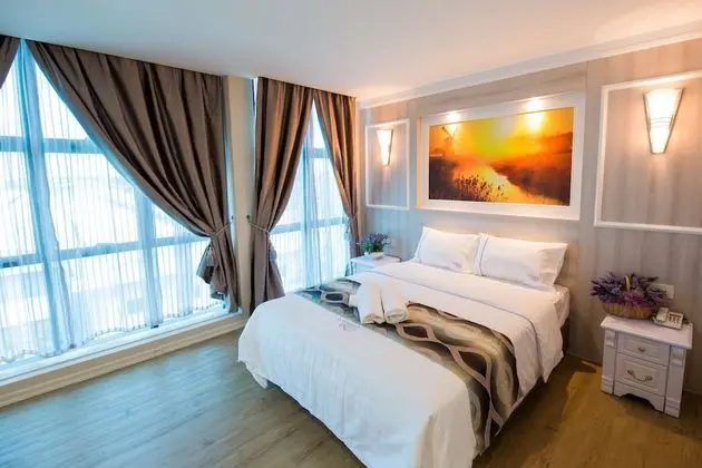 Deluxe Tek Büyük Yataklı Oda