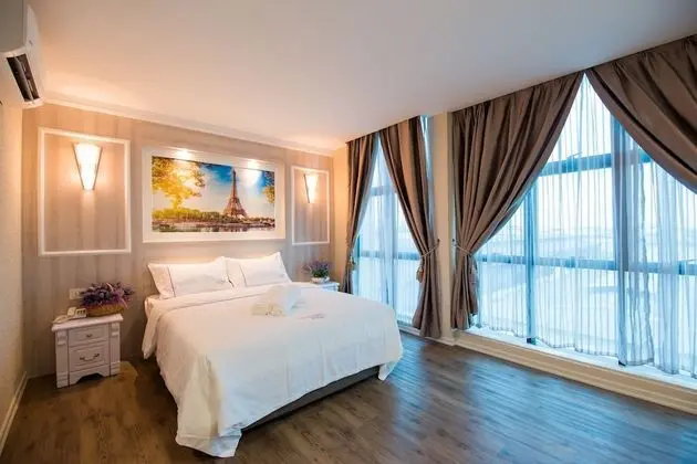 Deluxe Tek Büyük Yataklı Oda